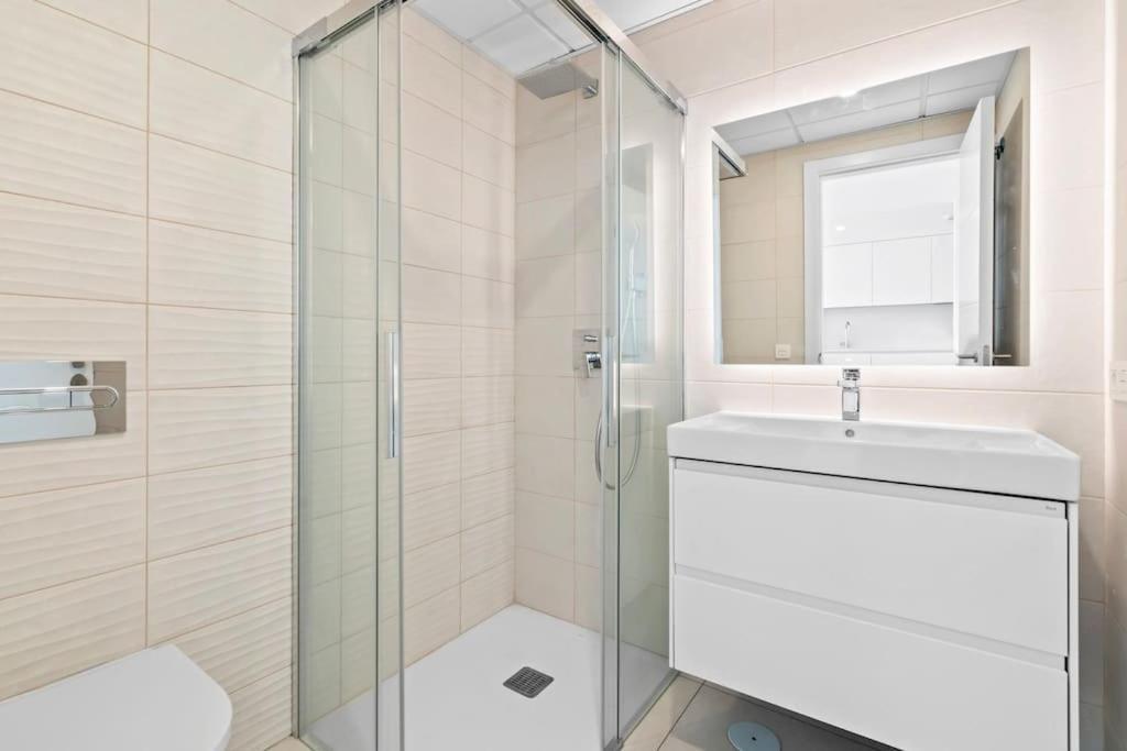 Apartamento Luxury 2 Bedroom Walk To Rdr423