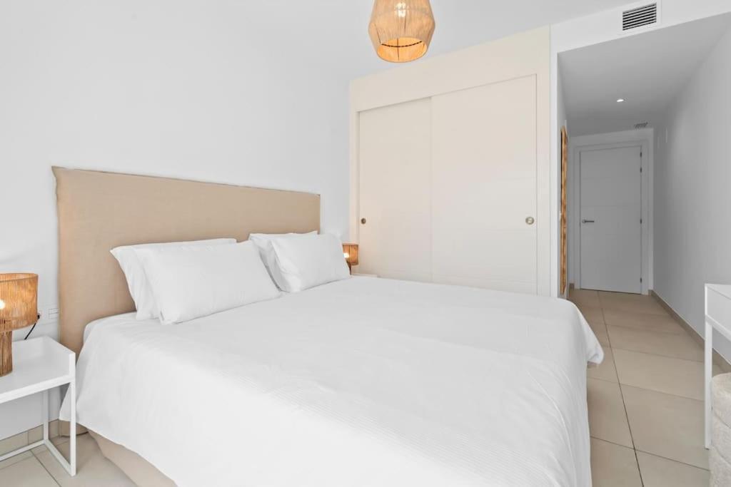 Luxury 2 Bedroom Walk To Rdr423 * Marbella